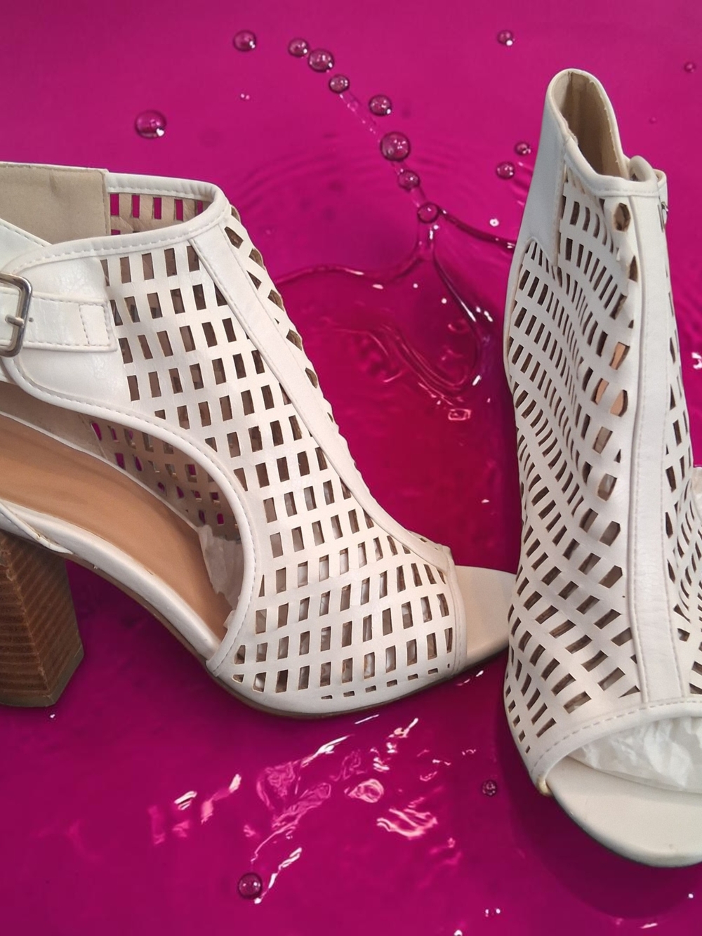 Catherine Malandrino Block Heel Open Toe Grid Pattern Cutout Women's Shoes Sz 9